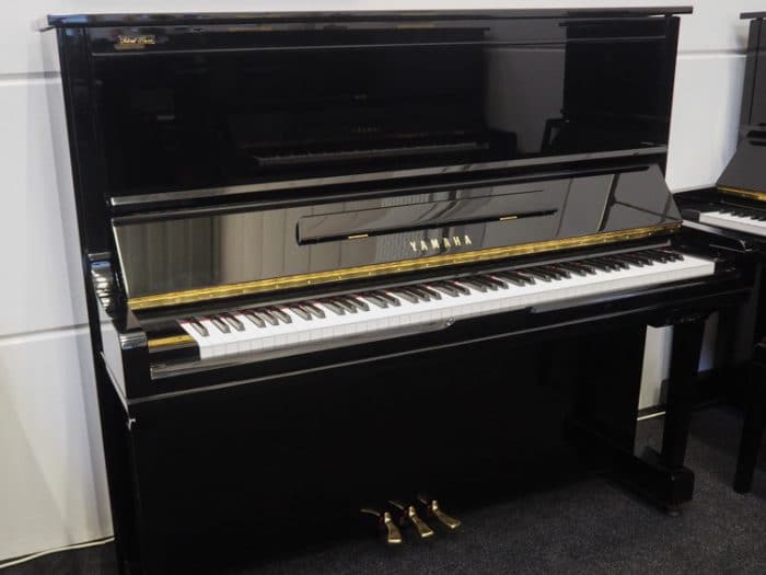 Yamaha U300S piano